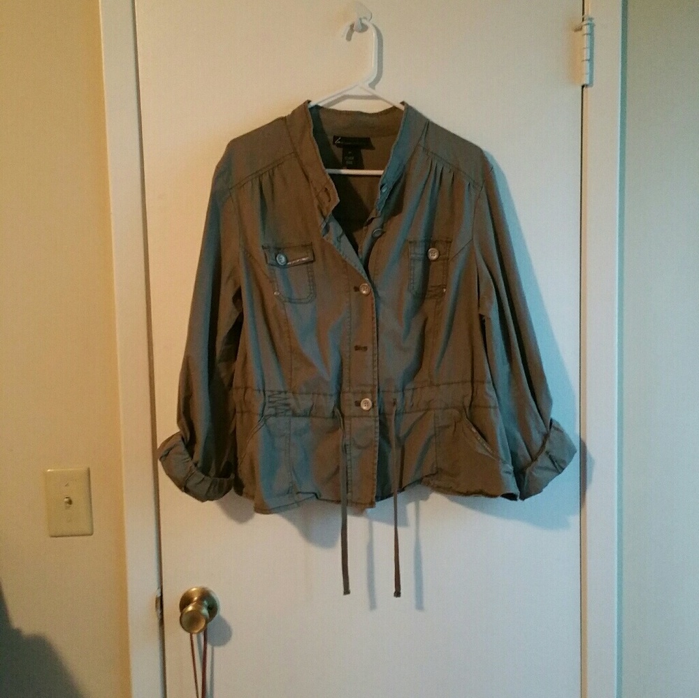 Cropped utility jacket