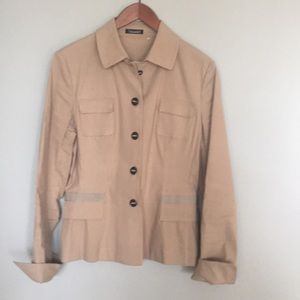 Tahari blazer, size M.