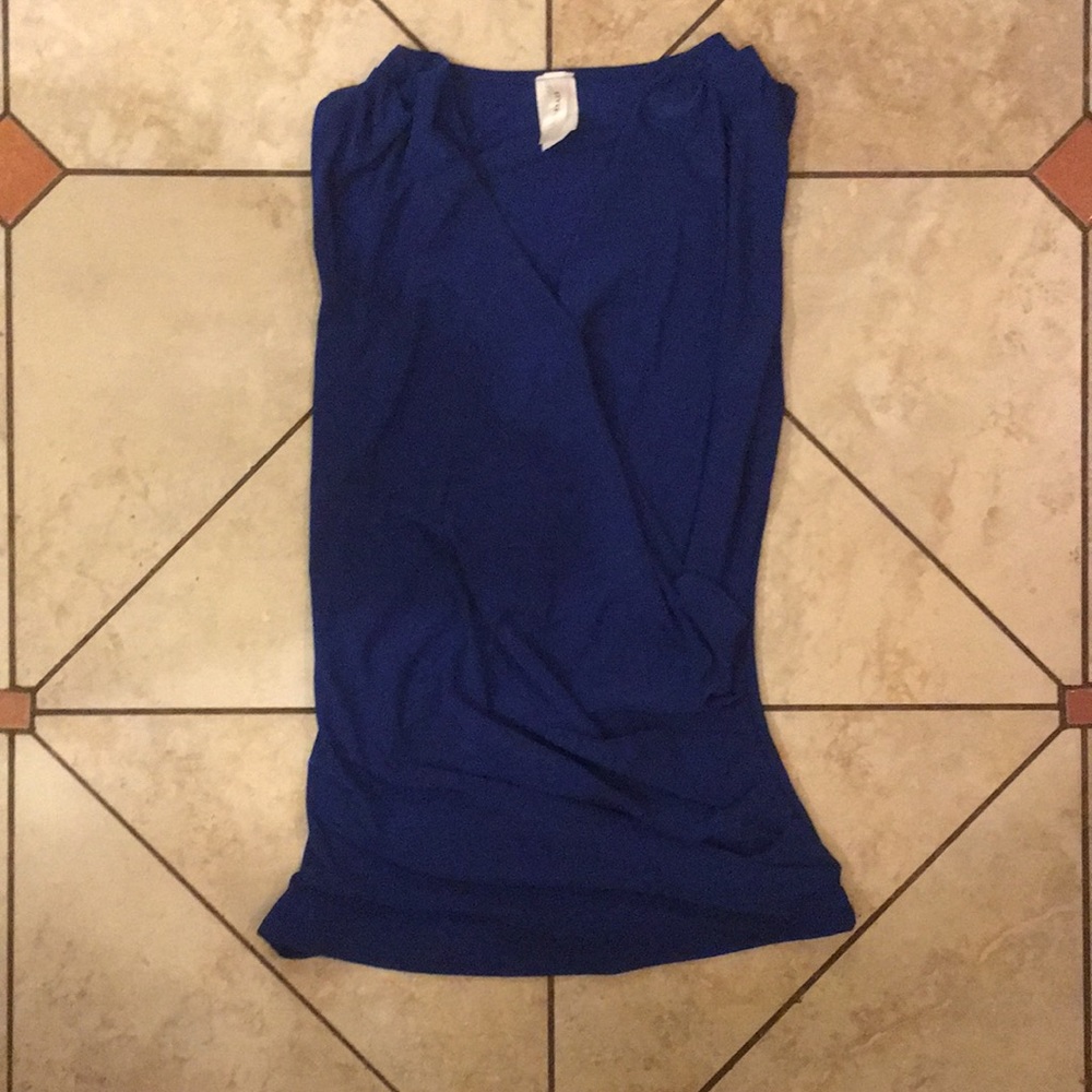Blue top - Picture 2 of 4