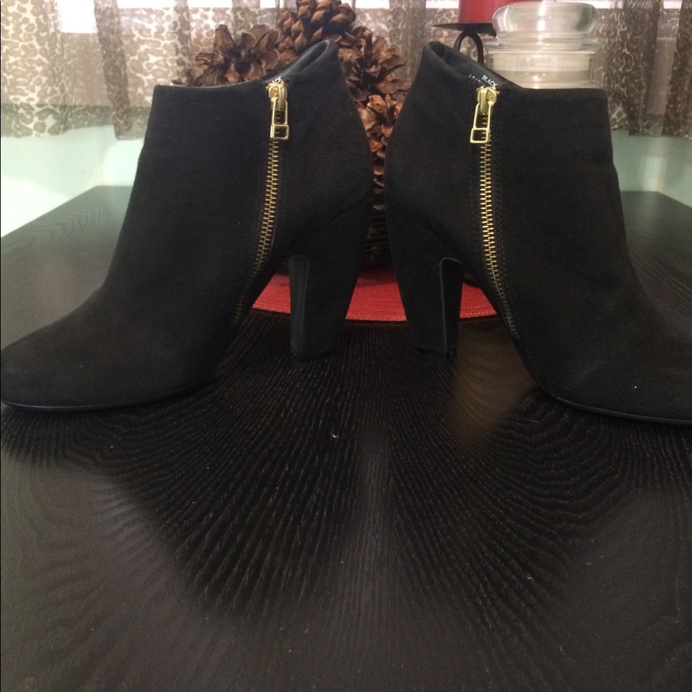 Suede ankle booties SZ 8.5