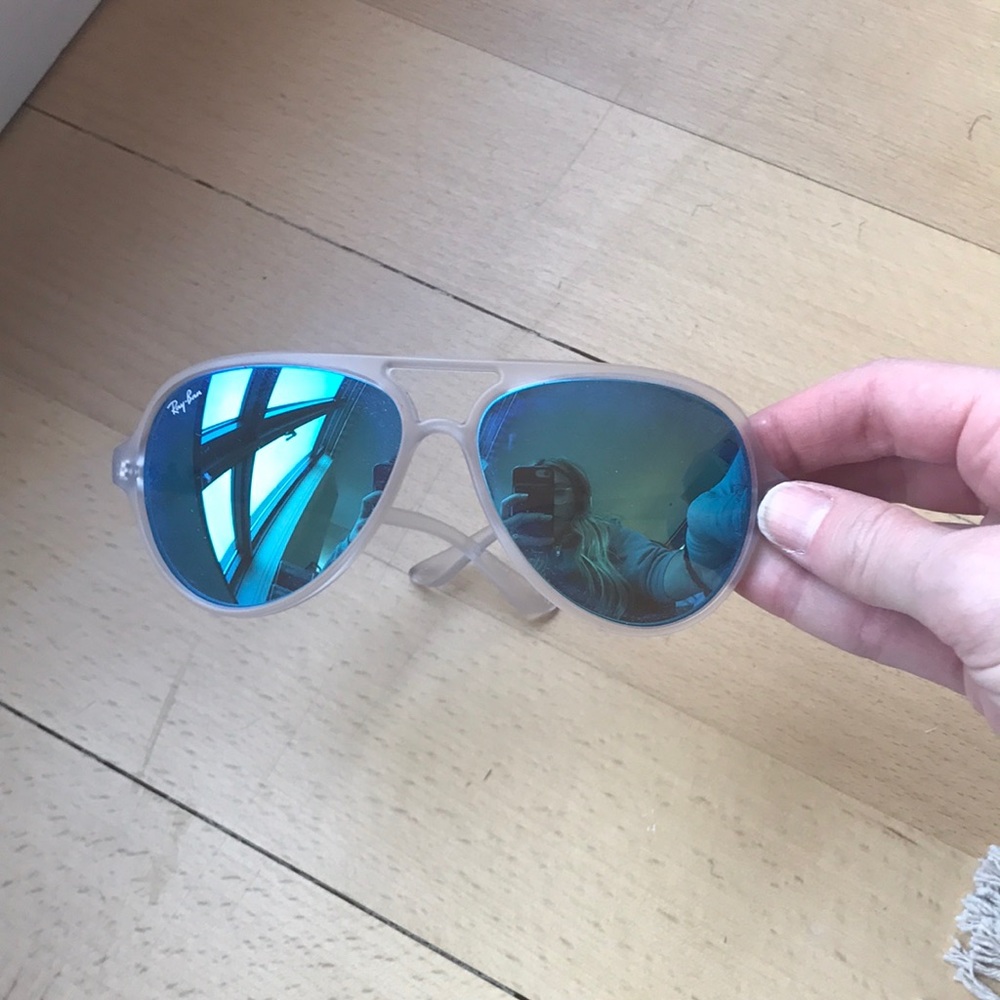 Cool reflective ray bans!! Rare!!!