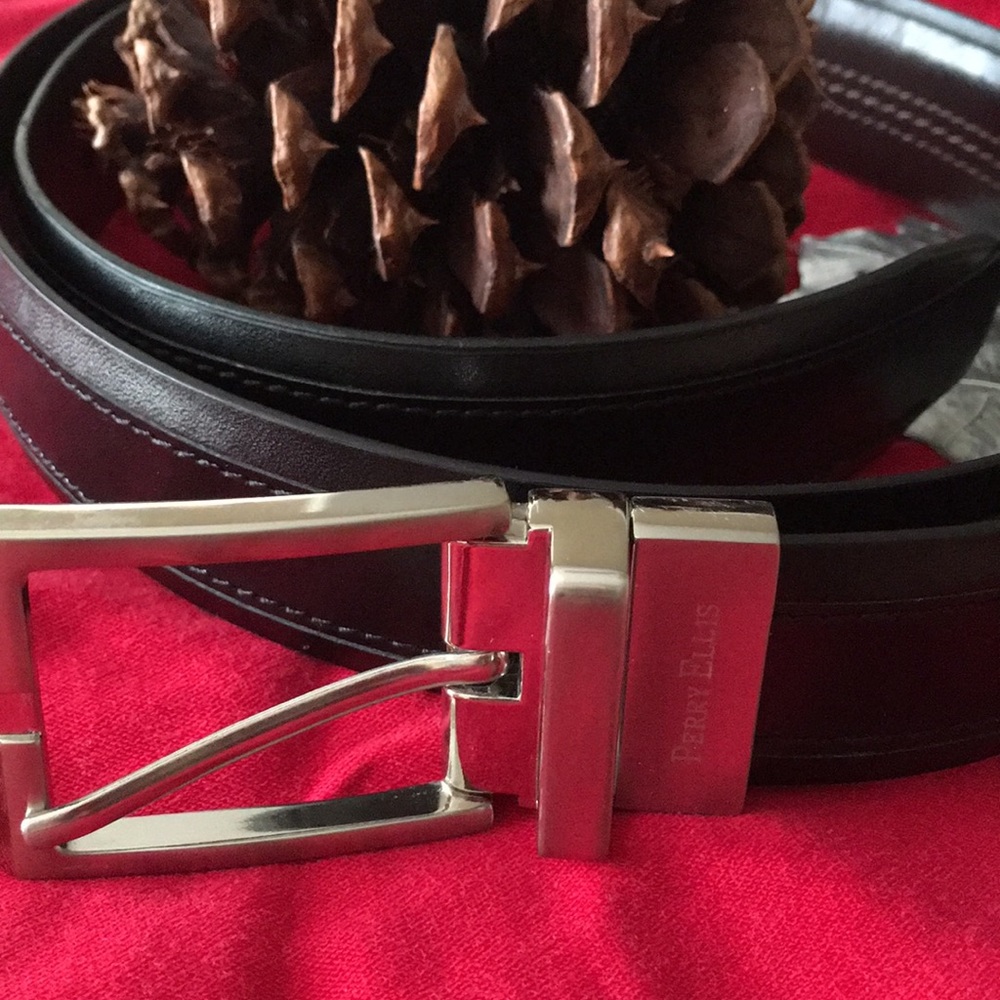 Perry Ellis Reversible Size 38 Black/Brown Belt