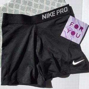 Black Nike Women's Pro 3" Training Shorts 🖤