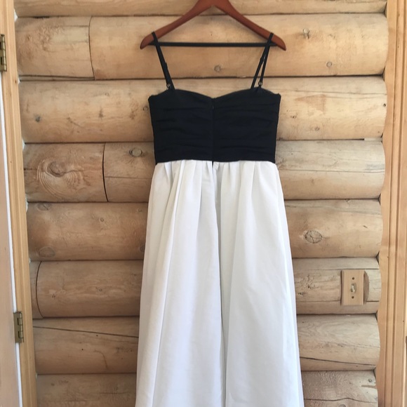 Vera Wang Taffeta Gown - Picture 4 of 4