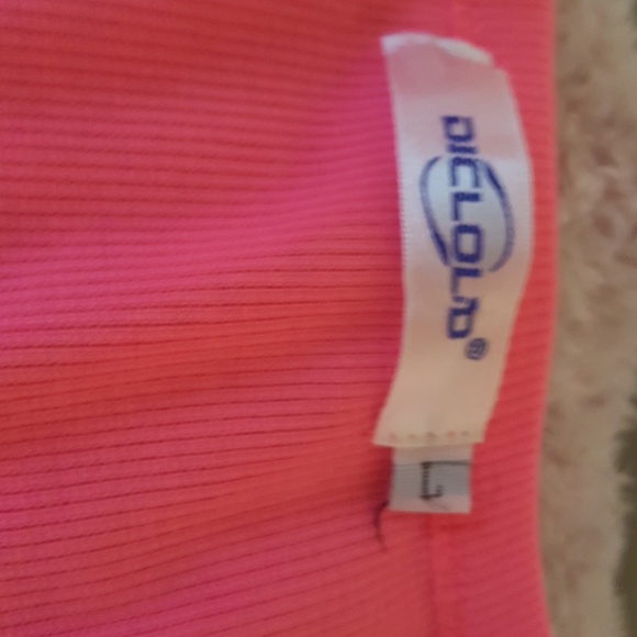 Hot pink shirt - Picture 2 of 2