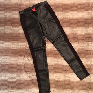 Faux leather leggings 🖤