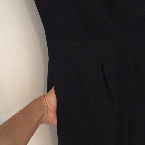 Custom lined silk jumpsuit with pockets - Picture 4 of 5