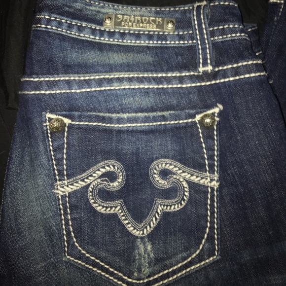 Used - Picture 2 of 4