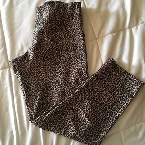 Onzie Cheetah Crop Leggings