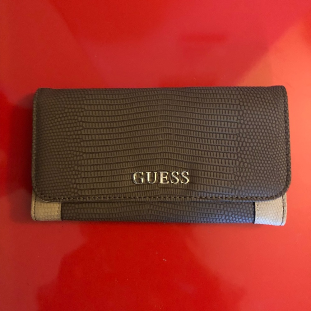 NWT Guess Wallet