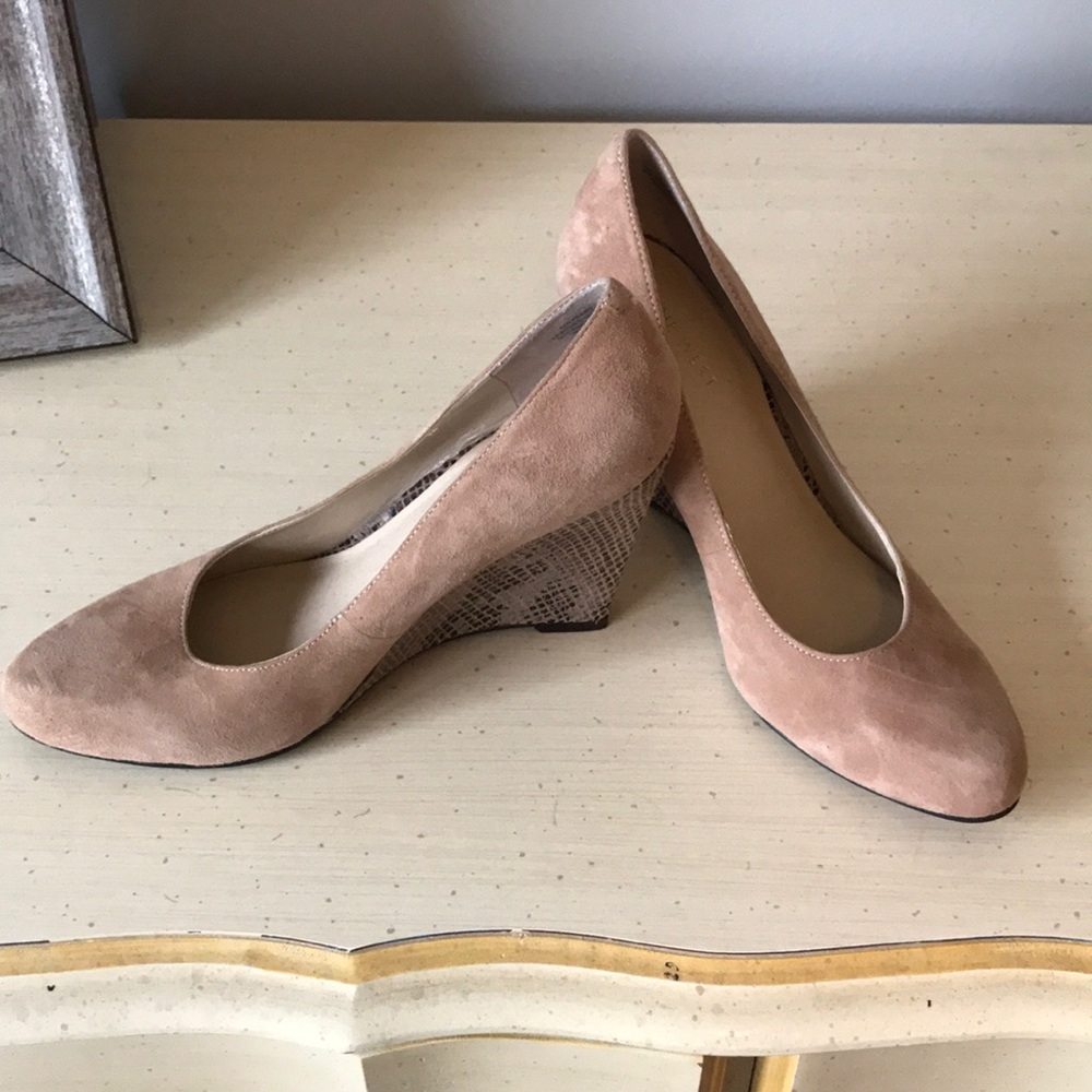 Suede wedges.