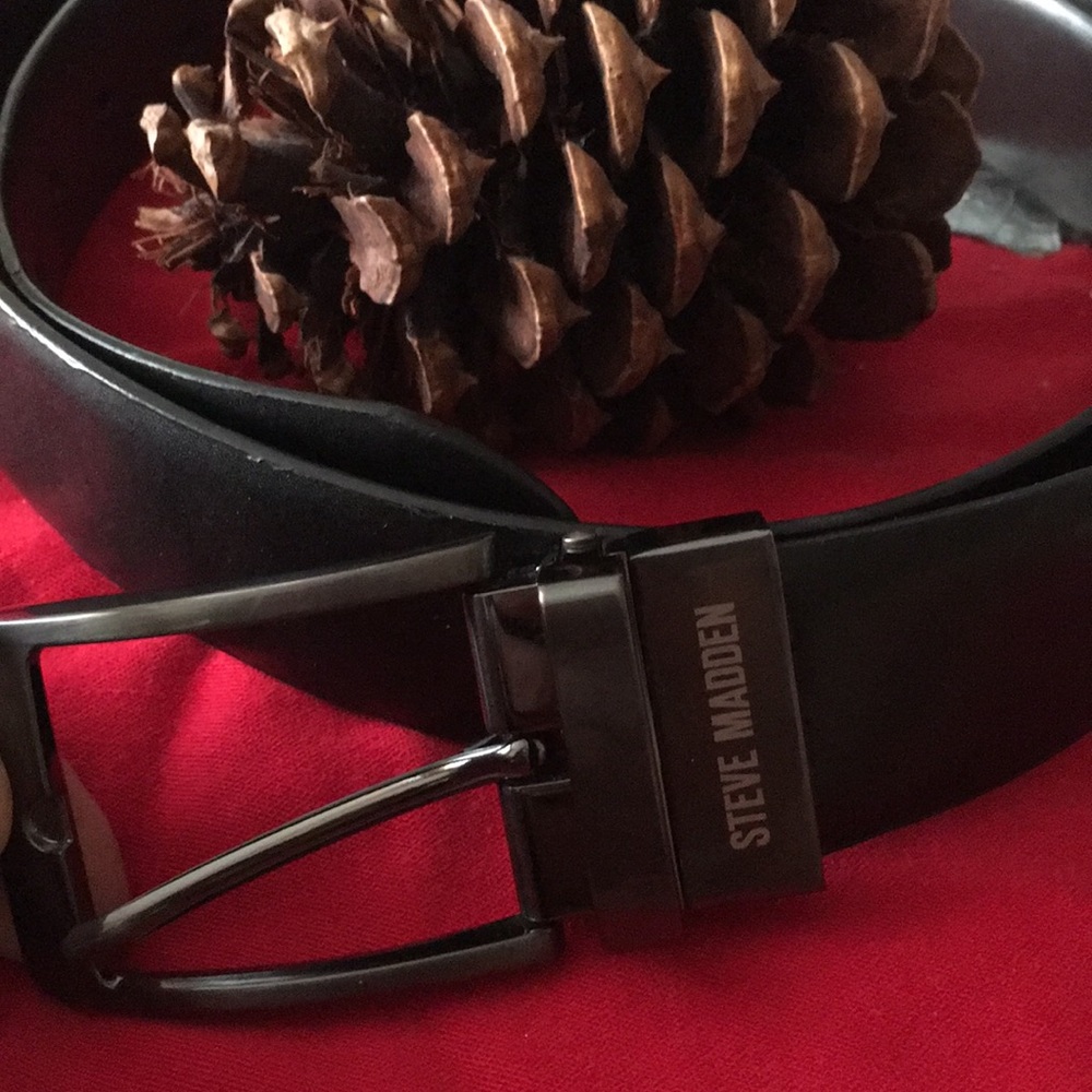 Steve Madden Reversible Size 38 Belt