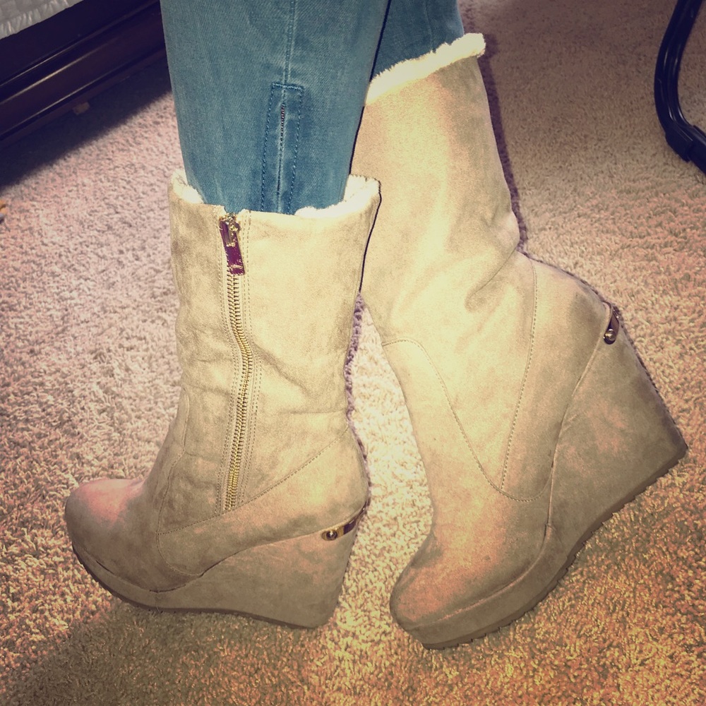 Juicy boots with the fur!