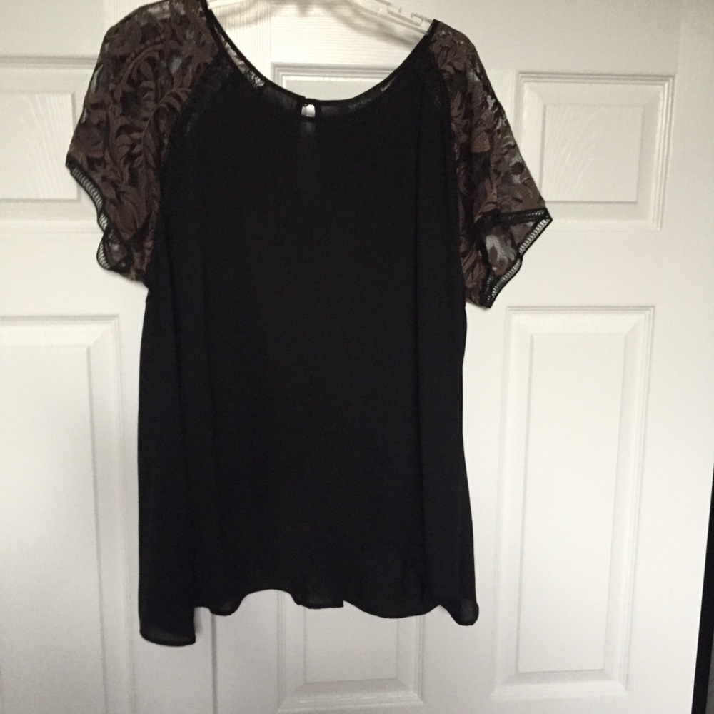 Reduced! Black short sleeve top  brown lace sleeve