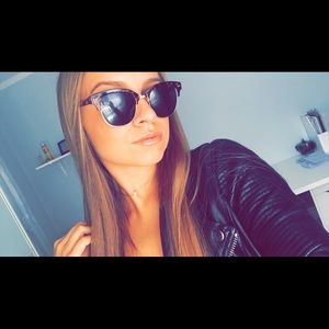 Meet your Posher, Agnes