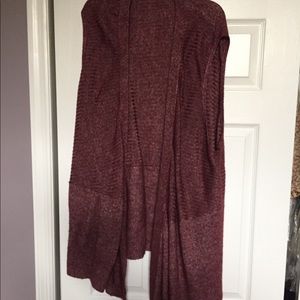 Burgundy wool sleeveless vest , Kneelength