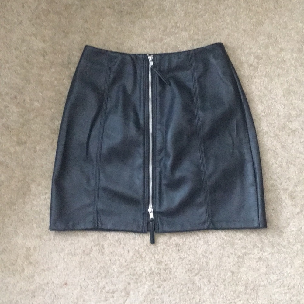 H&M Faux Leather Dual Zipper Mini Skirt Size 6