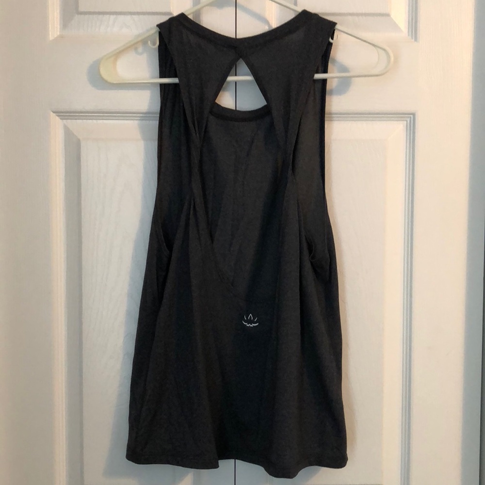 Grey Beyond Yoga Twisted Open Back Tank sz S