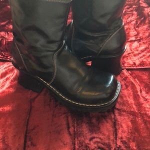 Boots zip up