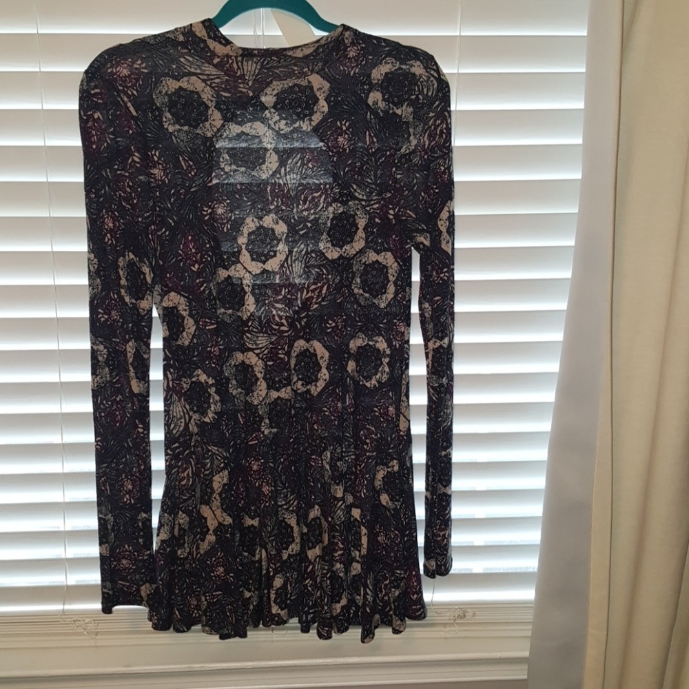 Long sleeved open back tunic