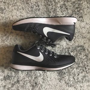 Nike Zoom Pegasus - Black Running Shoes