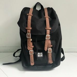 Herschel Little America Bag