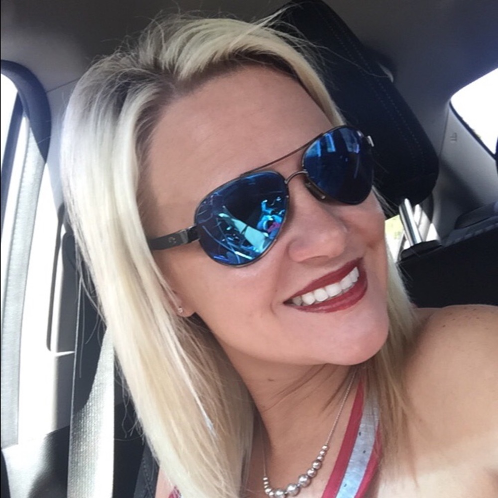 Meet your Posher, Kara