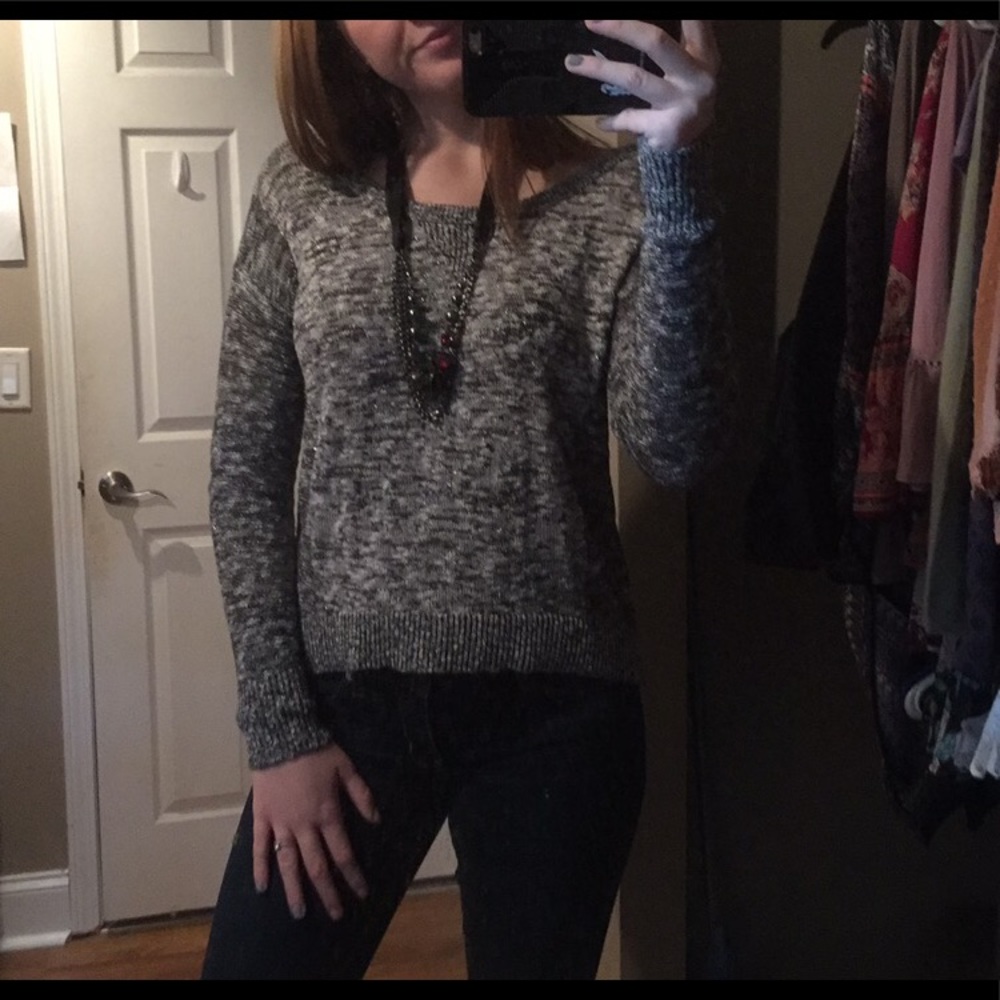 Gray American Eagle Sweater! WITH NECKLACE
