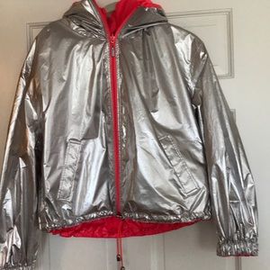 Never Worn Excellent Condition Silver Rain MAC