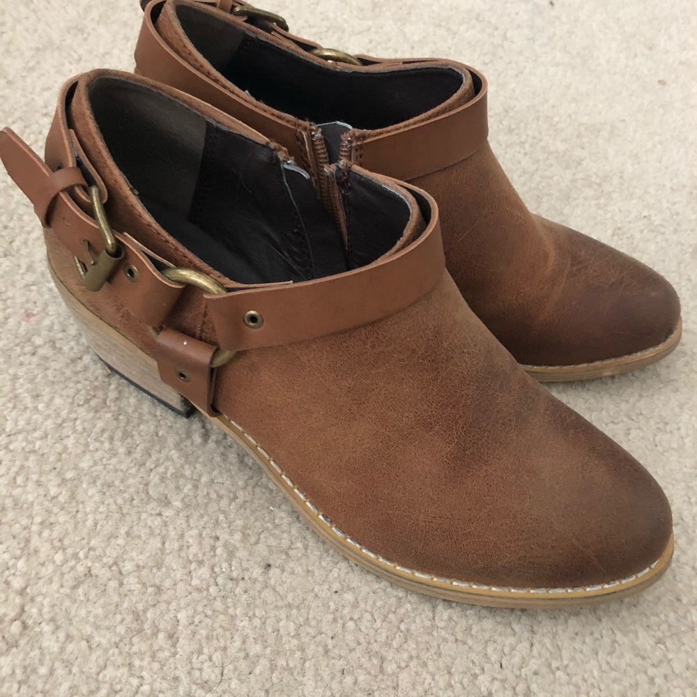 Brown suede/leather ankle boots
