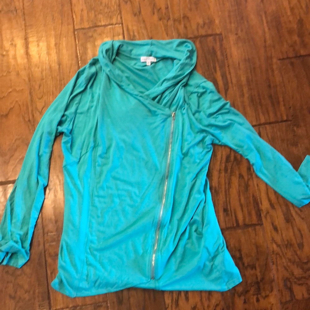 Dip of Darling blouse with zipper great condition