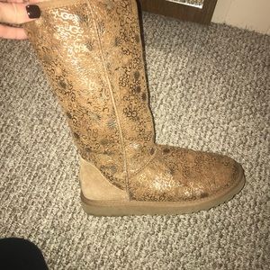 Women’s size 8 tall chestnut UGG