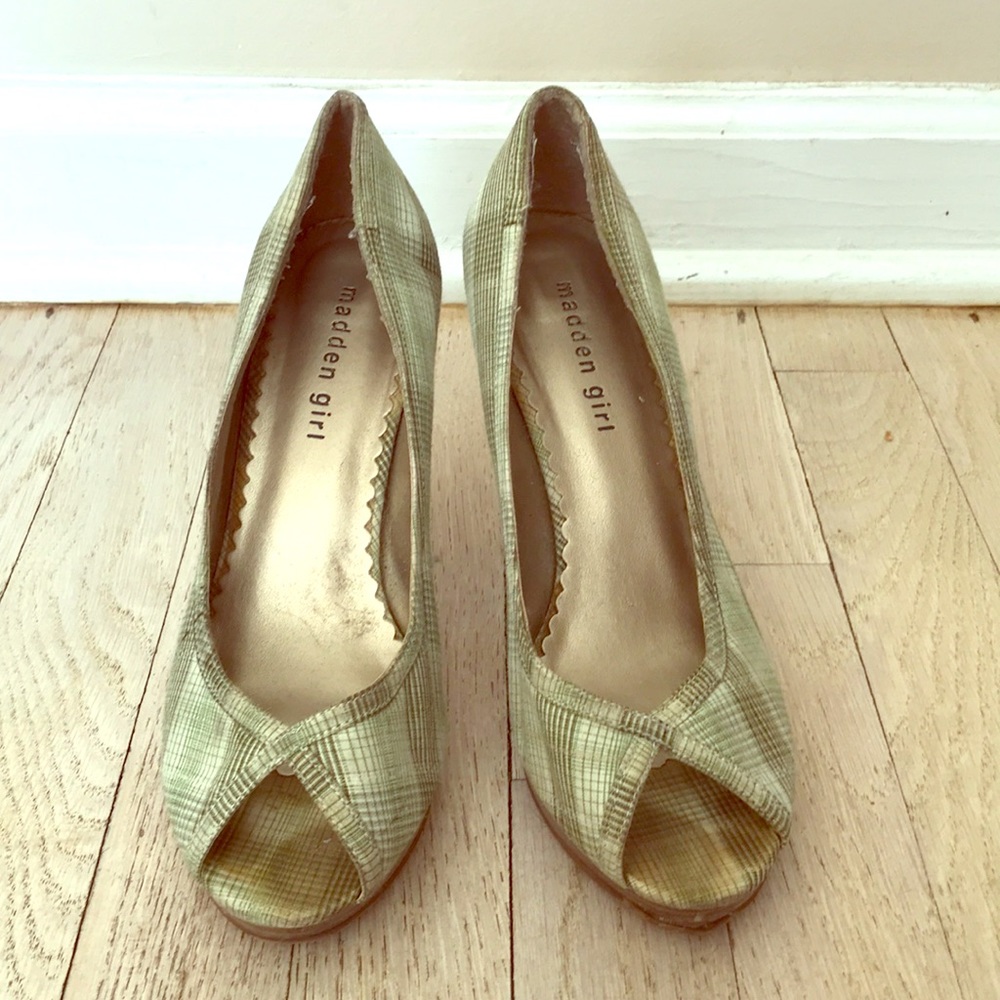Madden Girl Peep Toe Pump