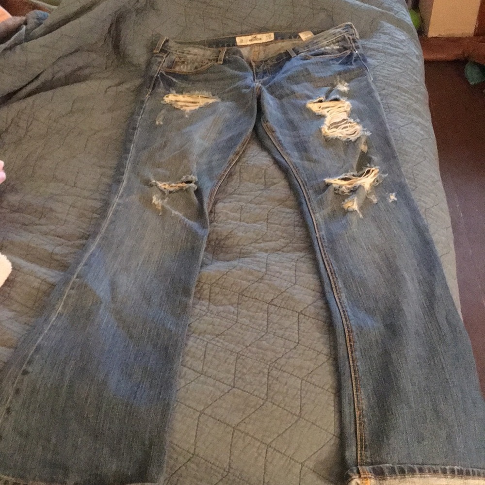 Hollister distressed ripped jeans 7R