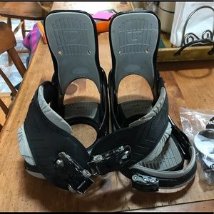 Size medium Burton bindings (black)