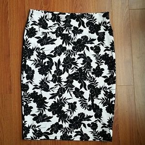 Lularoe Cassie Pencil Skirt NWOT