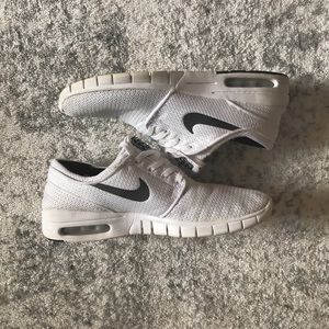 White Nike’s by Stefan Janoski