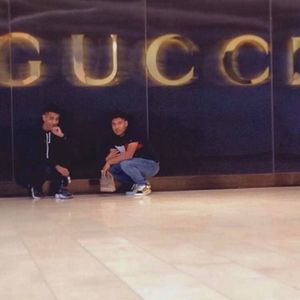 Meet your Posher, Omar enrique