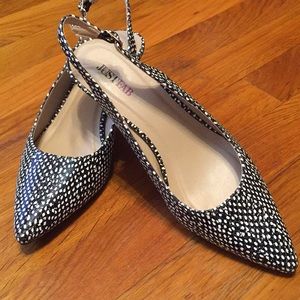 SALE! Sling back kitten heels sz 7