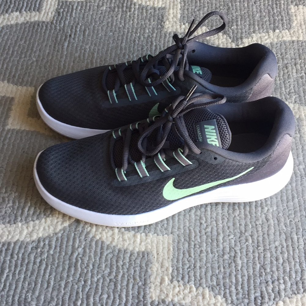 Nike Lunarconverge Women’s Size 11