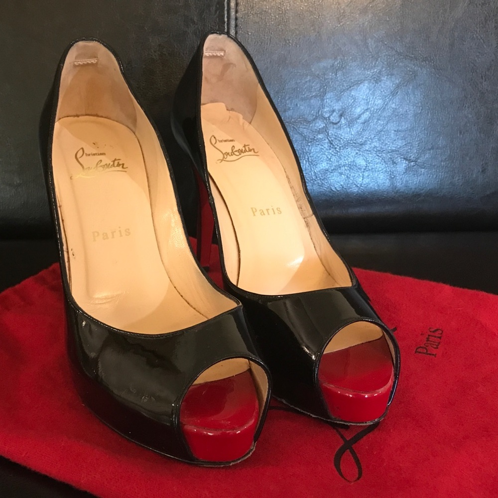 Christian Louboutin Very Prive black patent