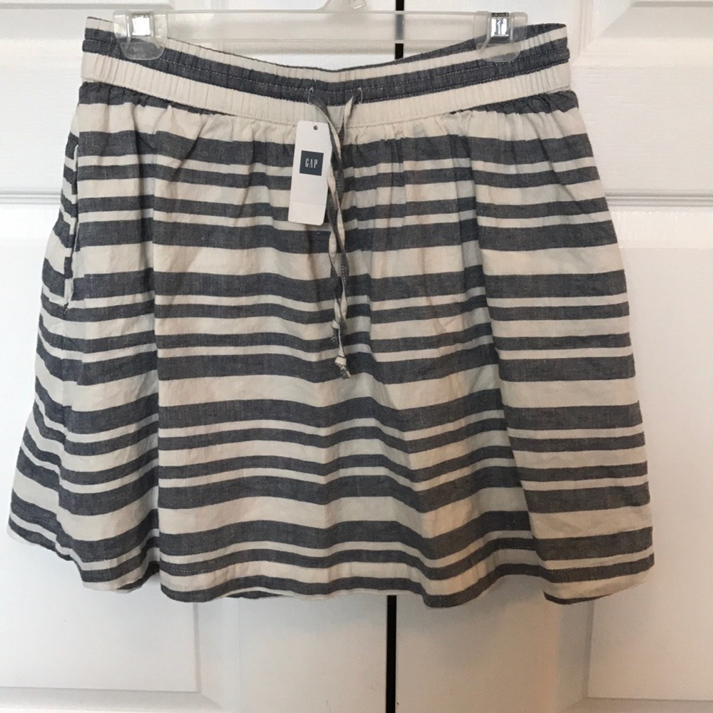 Fun white and chambray colored skirt