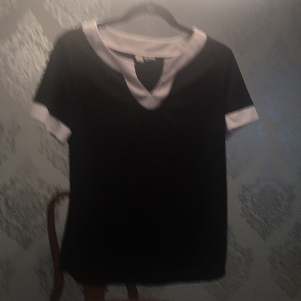 Black & white XL REQ top