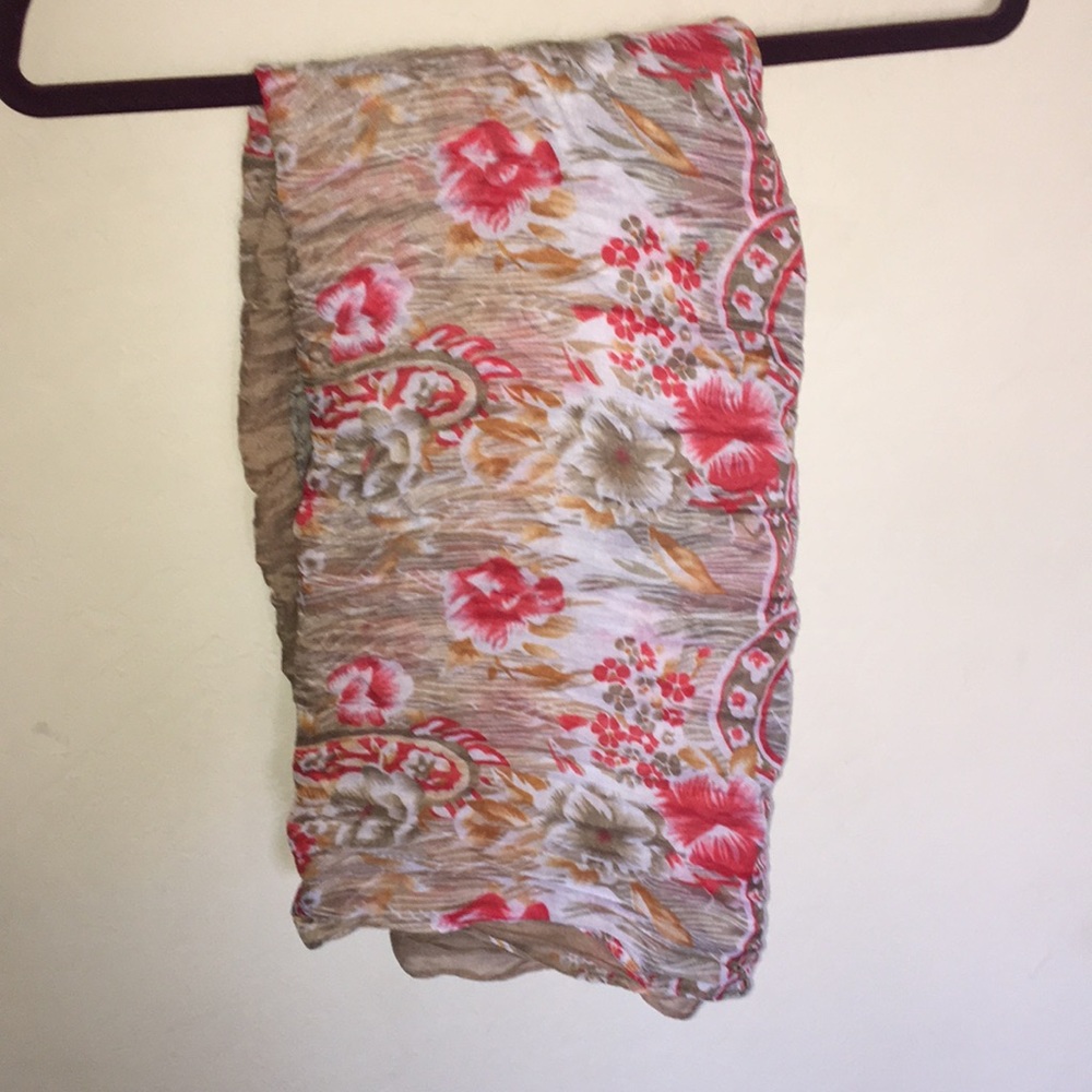 100% Viscose Scarf