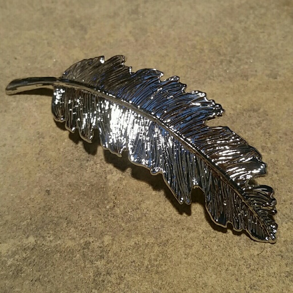 pair Bright Silver Feather Large Hair Clips - Picture 4 of 7