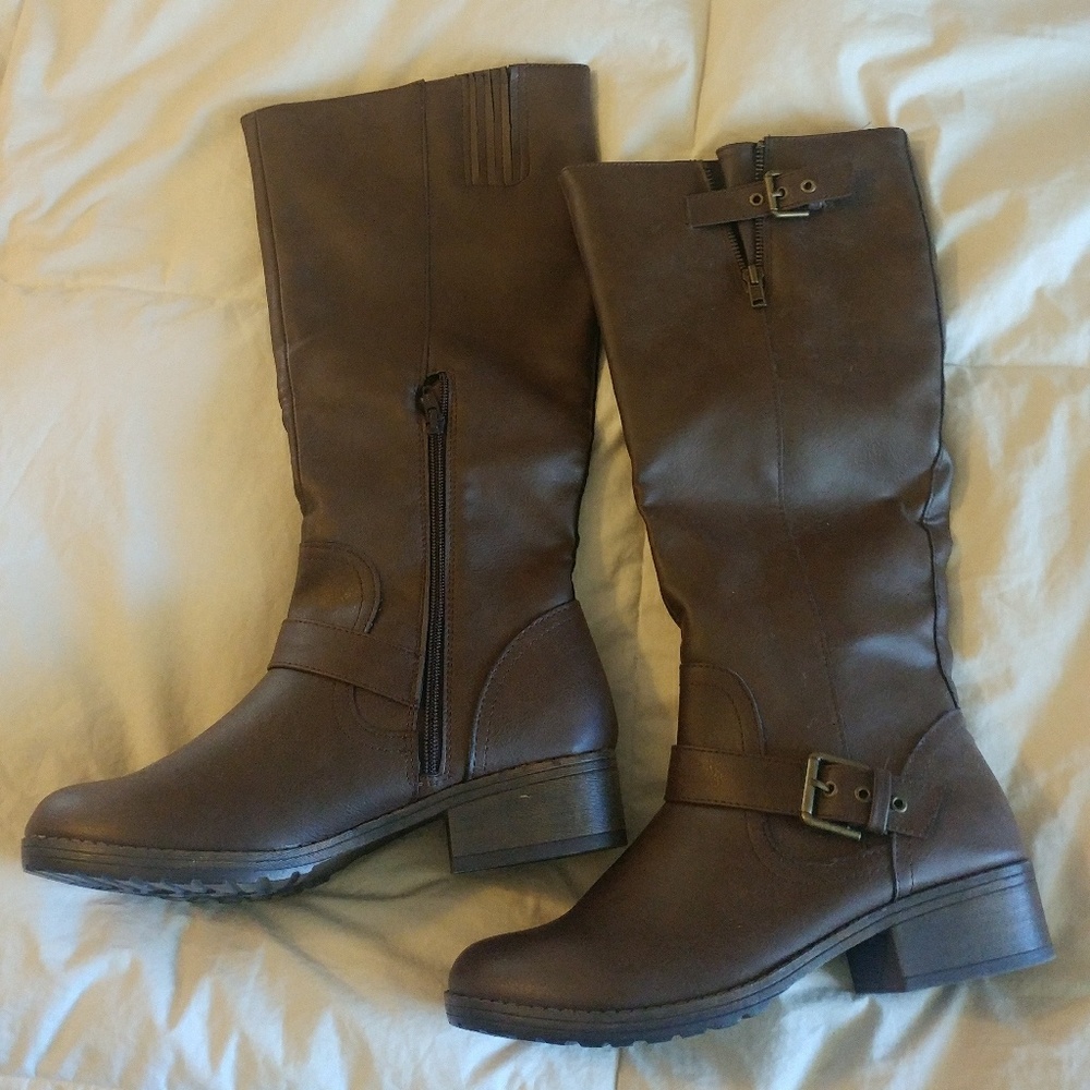 Brown winter boots