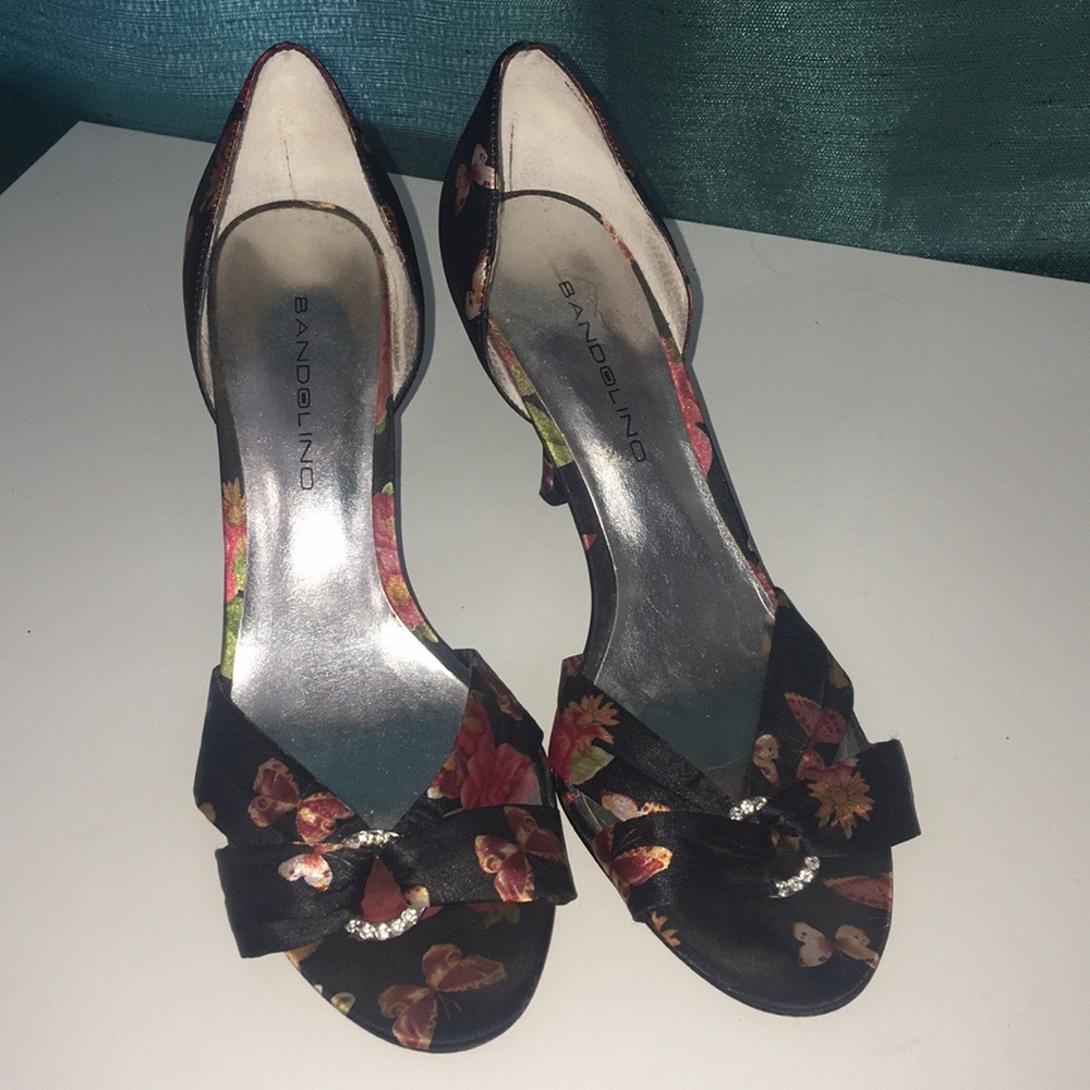 Butterfly print sandals 9.5