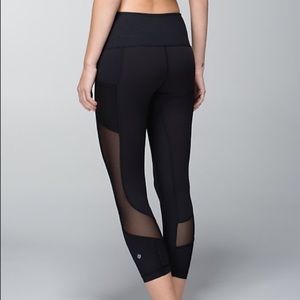 Lululemon mesh side panel high waisted crop