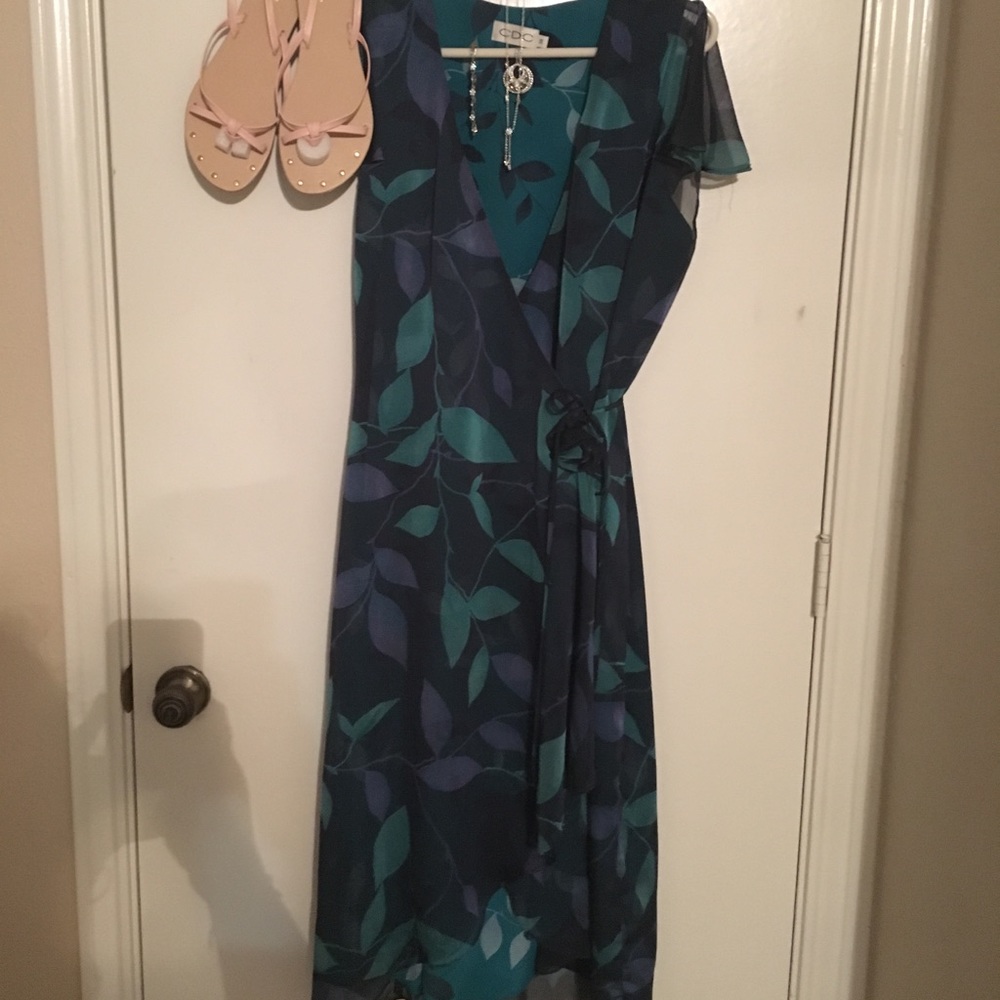 🔥FINAL SALE🔥Teal wsubtle floral print wrap dress