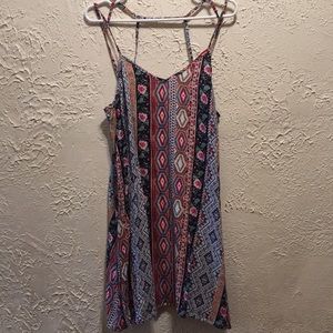 Low back deep V patterned sundress